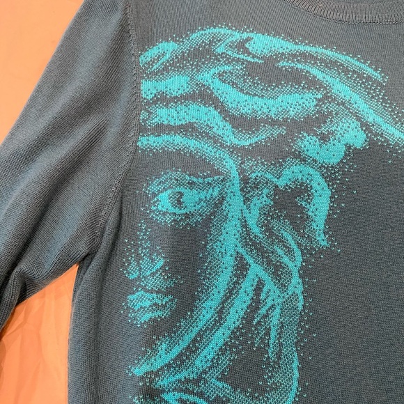 100% authentic Versace Half Medusa Sweater - Picture 2 of 4